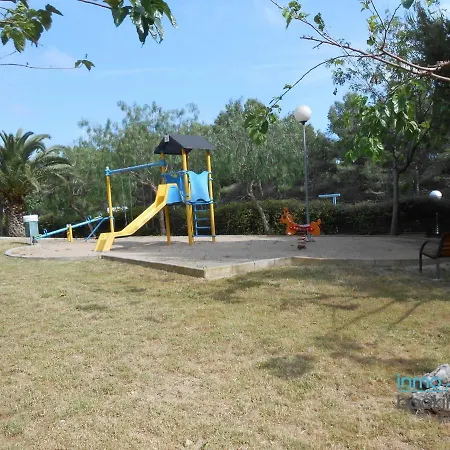 Inmobooking Vancouver ,climatizado Y Con Piscina * Salou