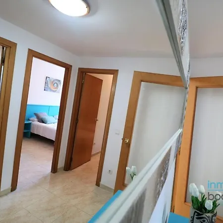 Inmobooking Vancouver ,climatizado Y Con Piscina * Salou